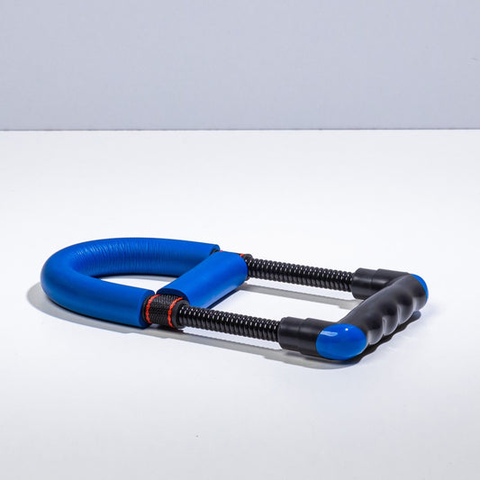 مقوي الساعد والمعصم الاحترافي من Athlete Home | أداة تمرين قبضة اليد بتصميم مريح ودعم مبطن | مثالي لرفع الأثقال والتسلق ومصارعة الذراعين | أفضل معدات الجيم المنزلي لبناء قوة الذراع والقبضة