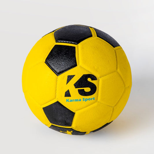 كرة يد احترافية Karma Sport | بقبضة فائقة لتحكم استثنائي | تصميم متين بخياطة يدوية للأداء الأقصى في التدريب والمباريات