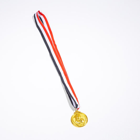 ميدالية البطل الذهبية من Athlete Home لرفع الأثقال وكمال الأجسام | جائزة مسابقات مميزة بشريط بألوان مصر | مثالية للبطولات والفعاليات وتحديات اللياقة البدنية