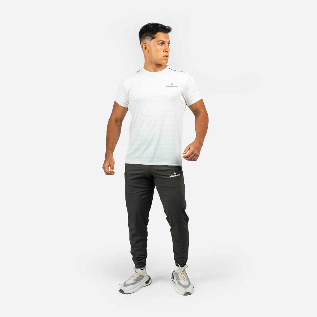 طقم تدريب رجالي Velocity من Athlete Home: تيشيرت Endurance مخطط للأداء وبنطلون رياضي Tapered | طقم خفيف الوزن يسمح بالتهوية للجيم والجري