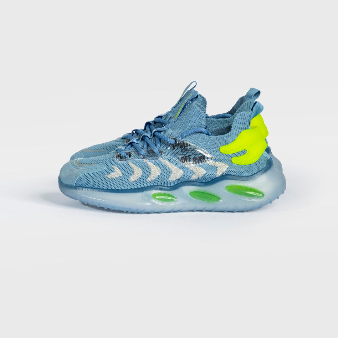 حذاء ترينر كينتيك-فلكس باللون العاجي والأزرق | سنيكرز للجنسين بأسلوب التك-وير مع وسائد هوائية | حذاء عالي الأداء للجيم والأناقة اليومية في مصر