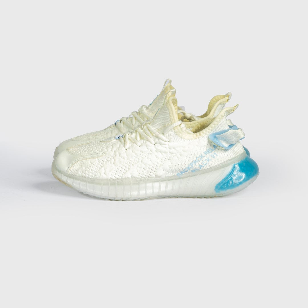 حذاء AeroFlex Cloud Runner باللون الأبيض والأزرق السماوي | سنيكرز تدريب خفيف الوزن للجنسين ببطانة جيل | حذاء رياضي بتهوية عالية للجيم والاستخدام اليومي في مصر