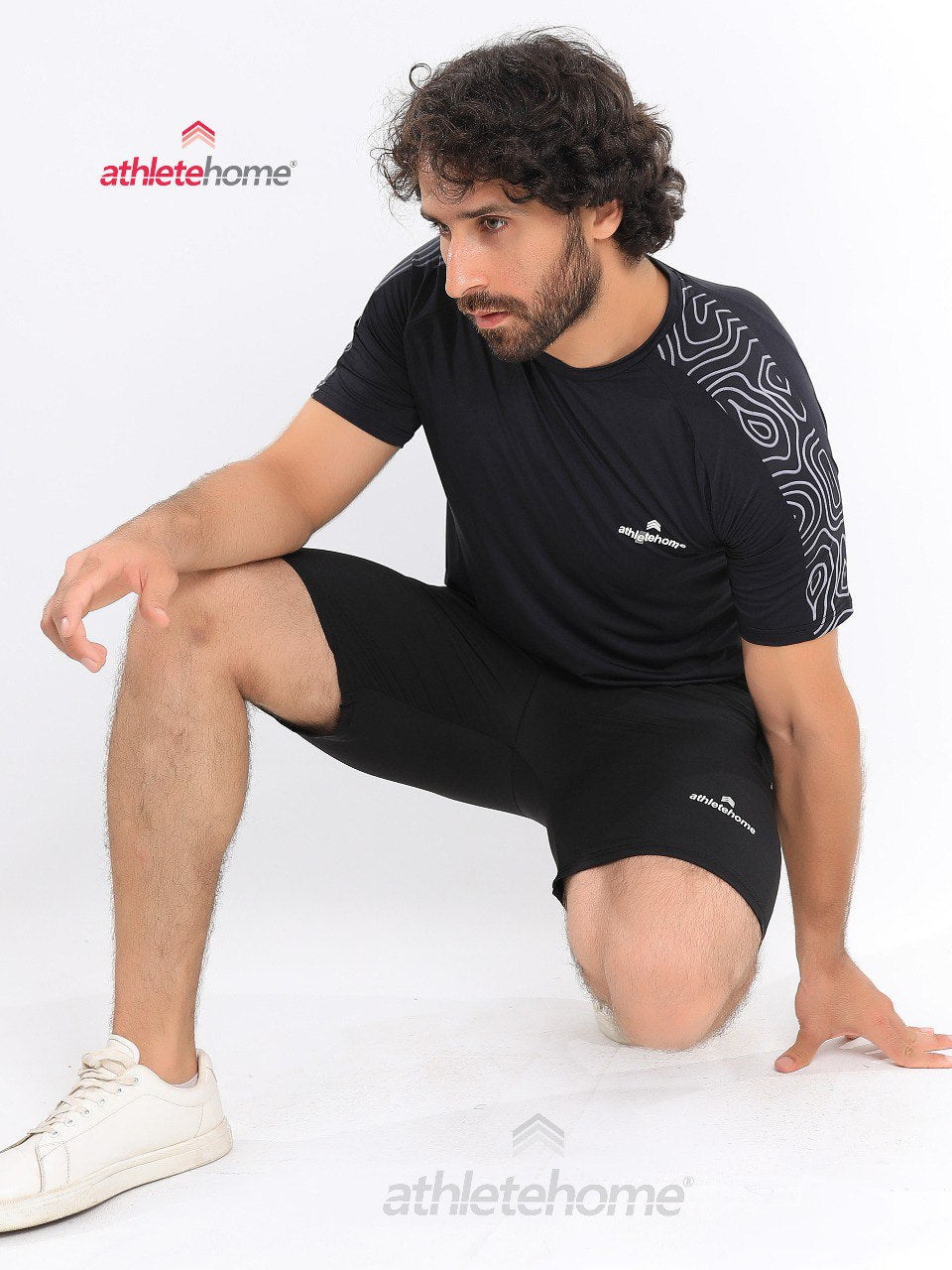طقم 'ابيكس' للأداء الرياضي للرجال من Athlete Home | تيشيرت طارد للعرق بطبعة تضاريس وشورت رياضي | للجيم والجري والتدريب في مصر