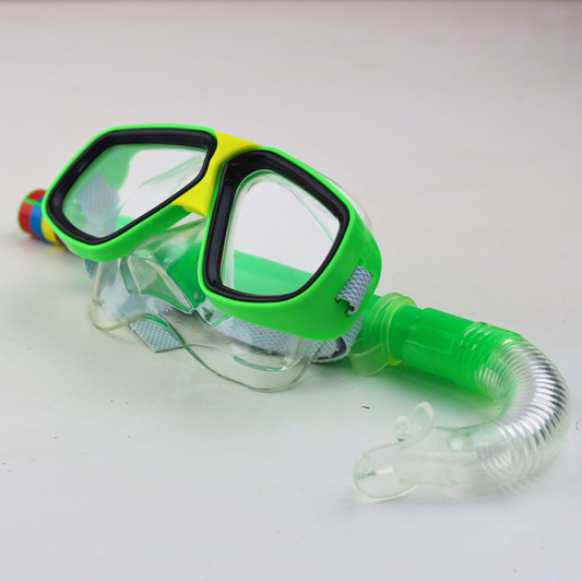 Pro-Junior Snorkel and Mask Set for Kids | Anti-Fog, Leak-Proof Swimming & Diving Gear for Young Champions in Training, High-Visibility Design for Water Sports