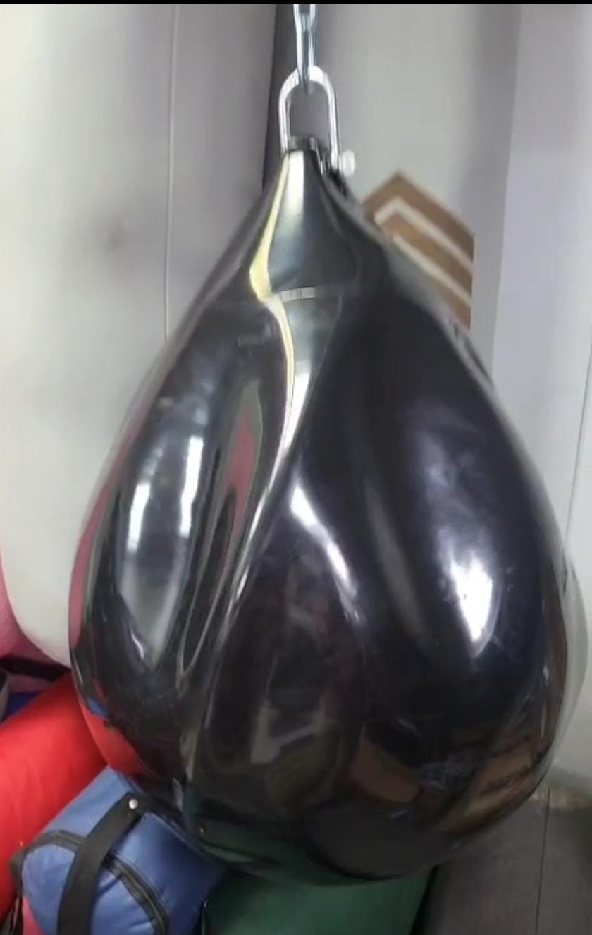 Punching Water Bag – كيس ملاكمة مائي احترافي لتدريب البوكسينج و MMA | امتصاص صدمات مثالي وبدون ارتداد | أفضل بديل للـ Heavy Bag التقليدية – Athlete Home Egypt