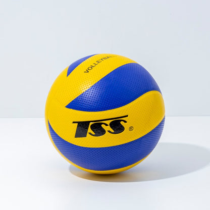 كرة طائرة احترافية TSS من Athlete Home | جلد صناعي PU ناعم الملمس للصالات والشواطئ | حجم ووزن رسمي للمنافسات والتدريب | كرة متينة بقبضة محكمة