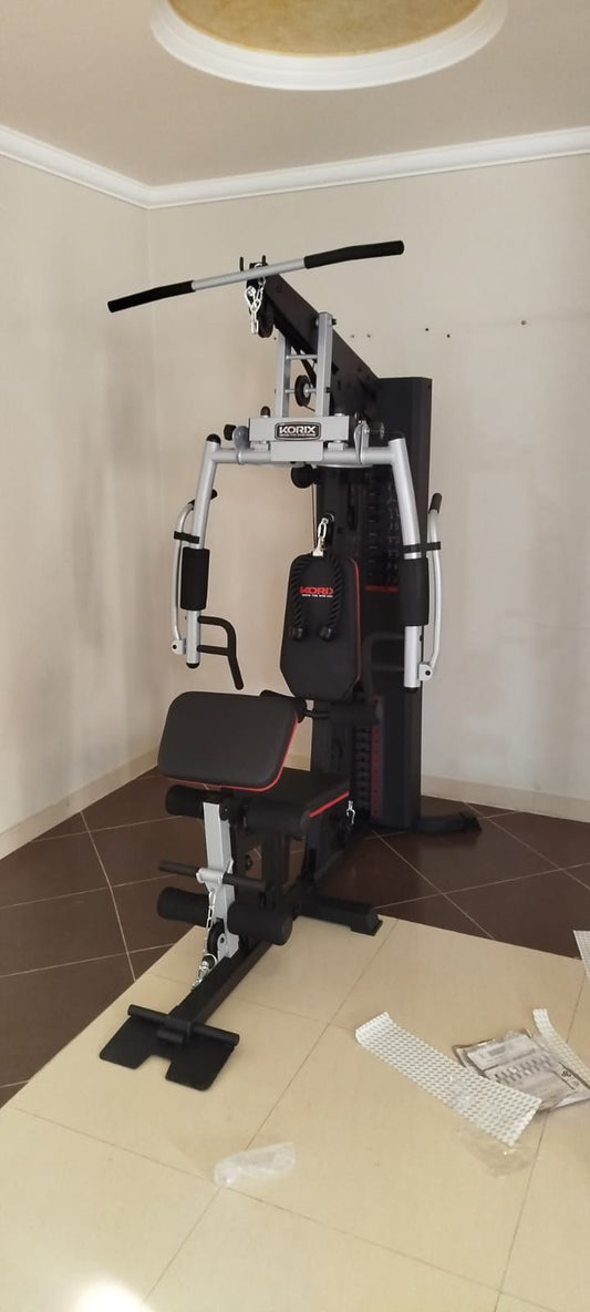 جهاز مالتي جيم منزلي احترافي متعدد التمارين – محطة جيم كاملة لتدريب الجسم بالكامل مع أوزان مدمجة وتمارين صدر وظهر وذراعين ورجلين