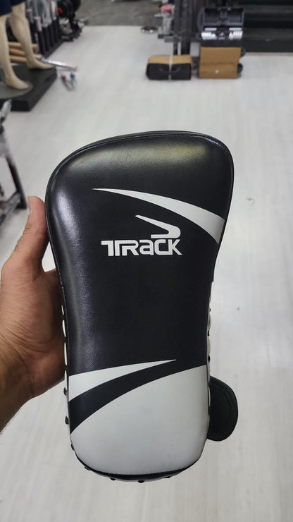 وسادة ركل تايلاندية احترافية شديدة التحمل من تراك (Track Thai Kick Pad) – وسادة ضربات ودروع تدريب الفنون القتالية، الكيك بوكسينج، الـ MMA، وتدريبات اللياقة الشديدة
