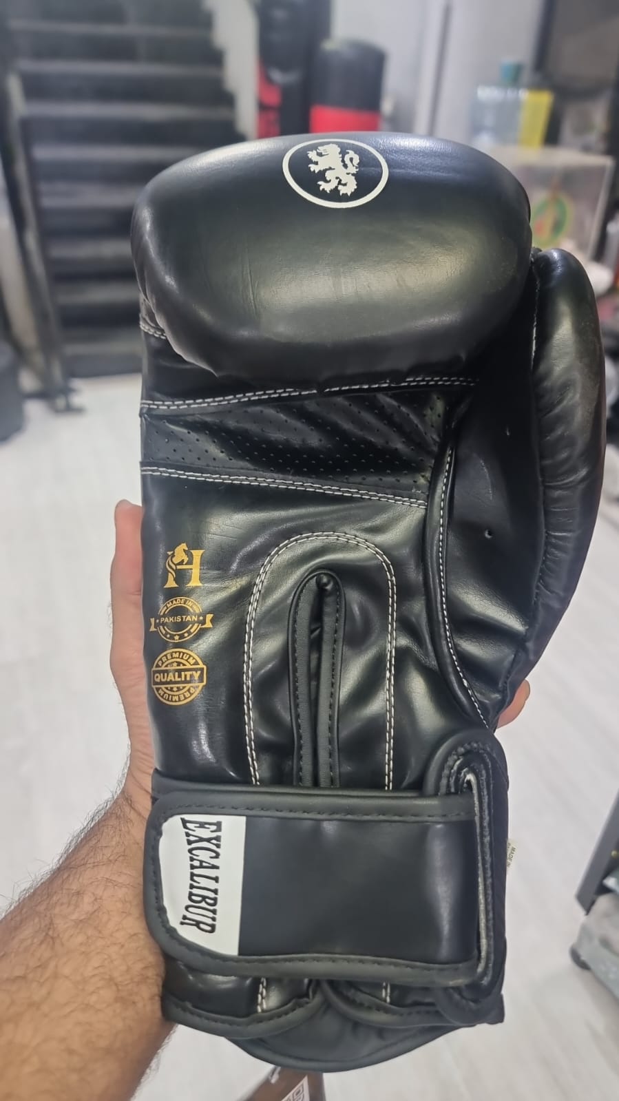 Professional Boxing Gloves for Men & Women | Best MMA, Kickboxing & Heavy Bag Training Gloves