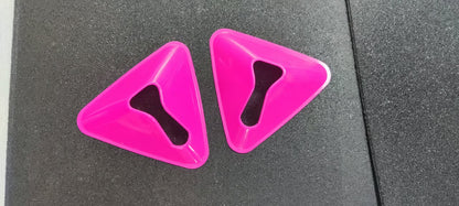 Vibrant Pink Triangular Agility Marker Cones Set – Durable Low-Profile Footwork & Speed Training Markers for Home Gym, Agility Drills & HIIT Workouts