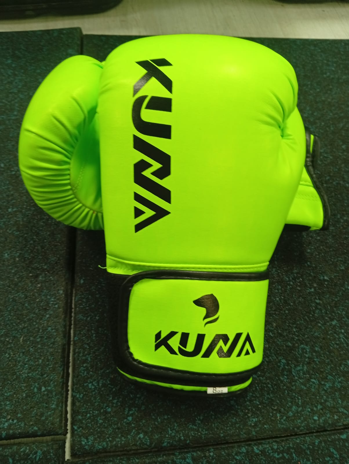 
قفازات ملاكمة احترافية من كونا (KUNA) للتمرين والسبارنج | دعم محكم للمعصم وحماية فائقة من الصدمات | للملاكمة، مواي تاي والكيك بوكسينج | أتليت هوم مصر
